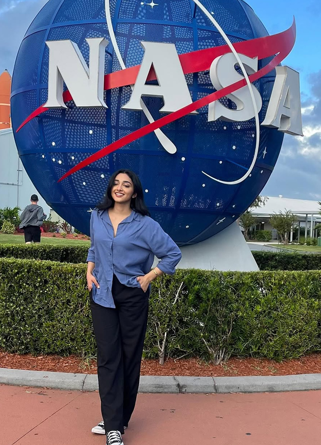 Kannappa heroine Preethi Mukundan in New York.. photos6