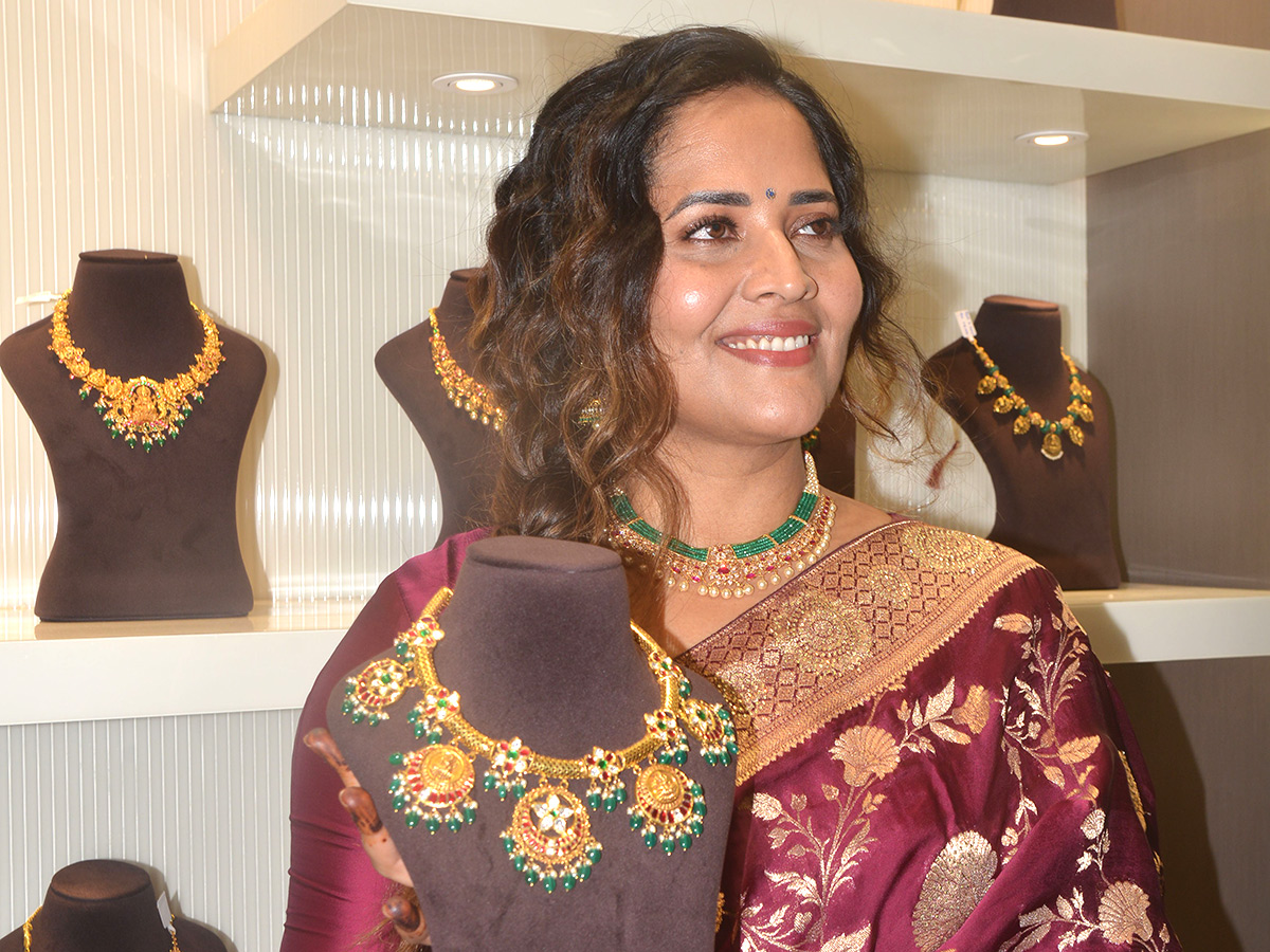 Tollywood Actress Anasuya Bharadwaj In Suryapet Photos18