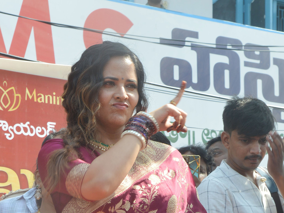 Tollywood Actress Anasuya Bharadwaj In Suryapet Photos8