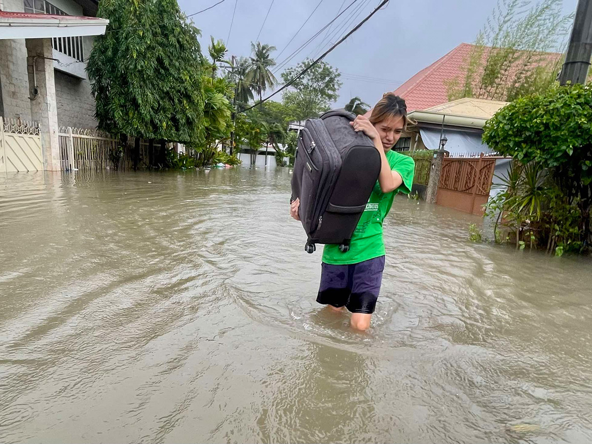 Typhoon Kalmaegi Affects Philippines Photos10