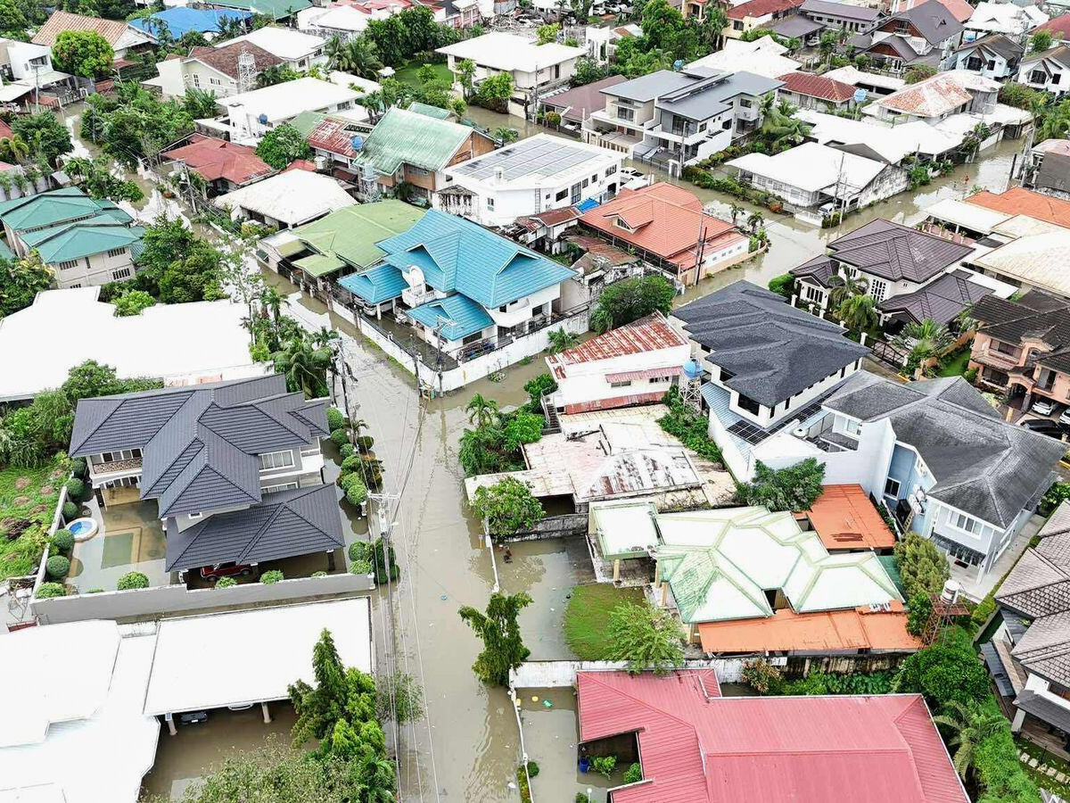 Typhoon Kalmaegi Affects Philippines Photos11