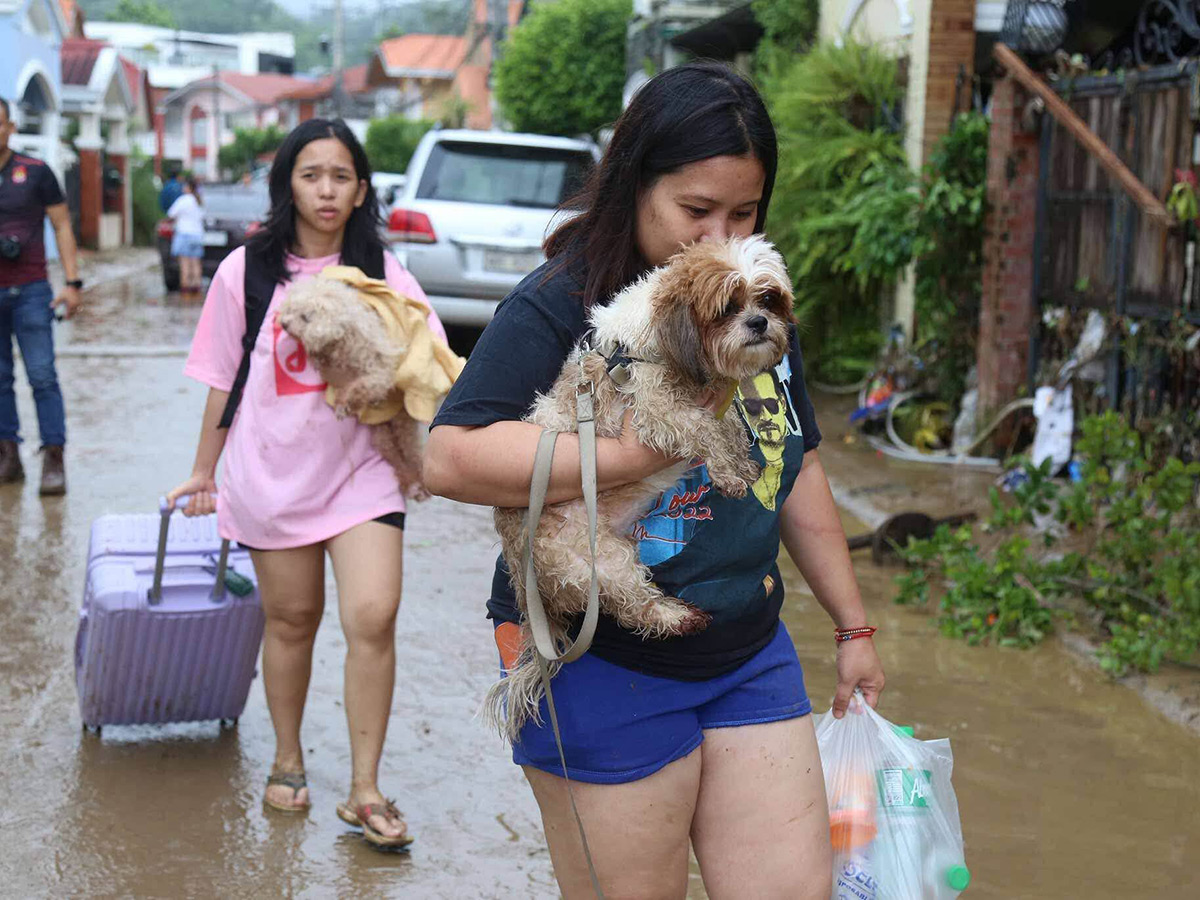 Typhoon Kalmaegi Affects Philippines Photos4