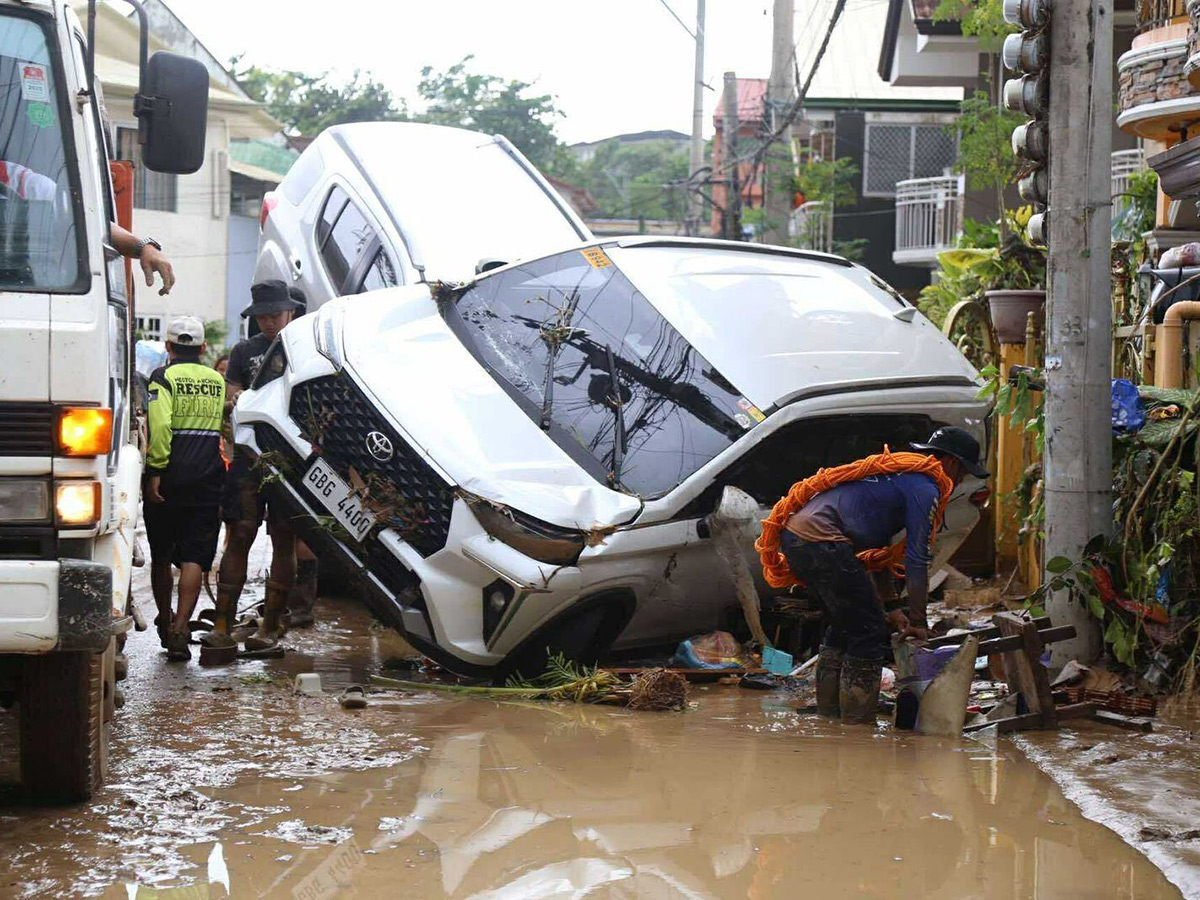 Typhoon Kalmaegi Affects Philippines Photos7