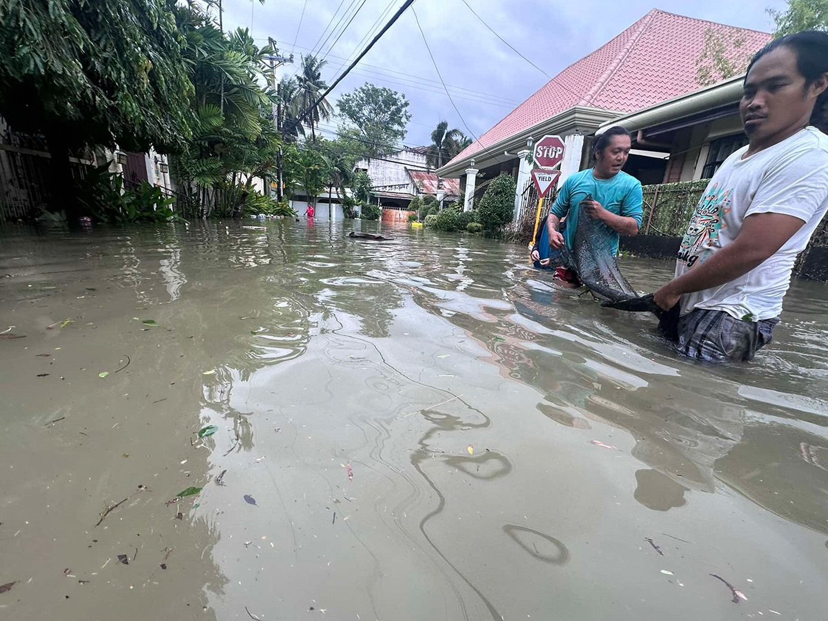 Typhoon Kalmaegi Affects Philippines Photos8