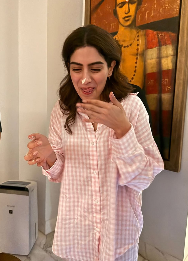 Bollywood beauty Khushi Kapoor birthday celebrations.. photos13
