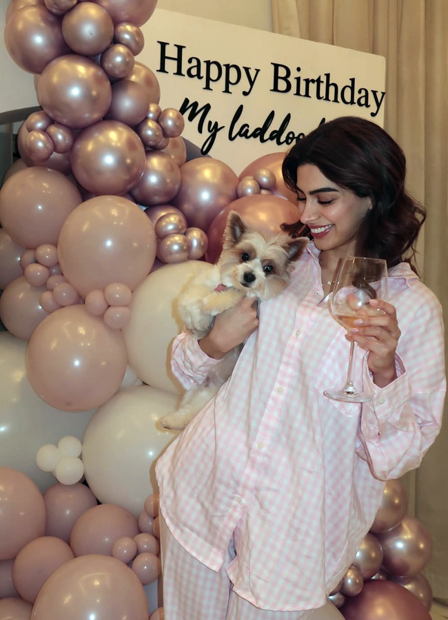 Bollywood beauty Khushi Kapoor birthday celebrations.. photos14