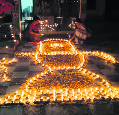 సందడిగా కార్తీక పౌర్ణమి వేడుకలు 6