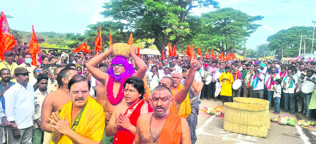 భక్తజన సంద్రం నింబాచలం2