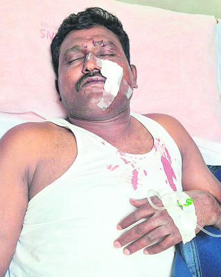 క్షతగాత్రులకు కొనసాగుతున్న వైద్య సేవలు 1