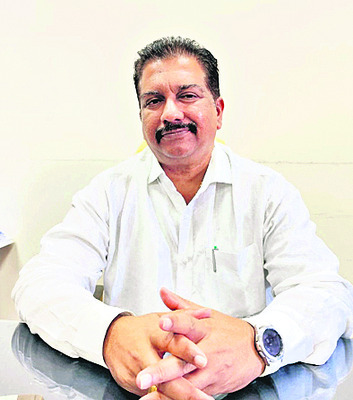 నిలువెత్తు నిర్లక్ష్యం1