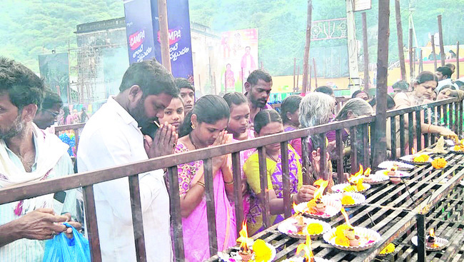 కురుమూర్తి క్షేత్రం.. జనసంద్రం 1