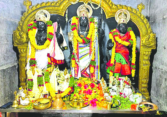 రామునిబండ.. జనం నిండా 1