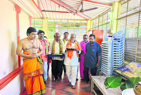 కోటేశ్వరస్వామి సేవలో జిల్లా అడిషనల్‌ జడ్జి1