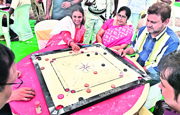 అధికారుల ఆట విడుపు 1