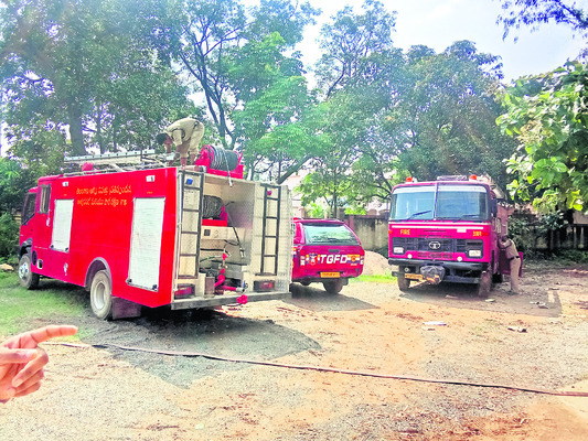 భవనం.. శిథిలం1