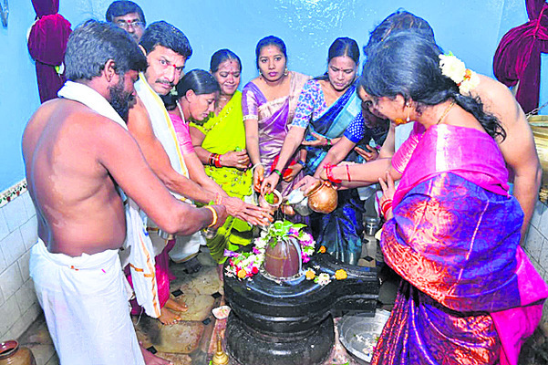 ‘కార్తిక’ జాతర
3