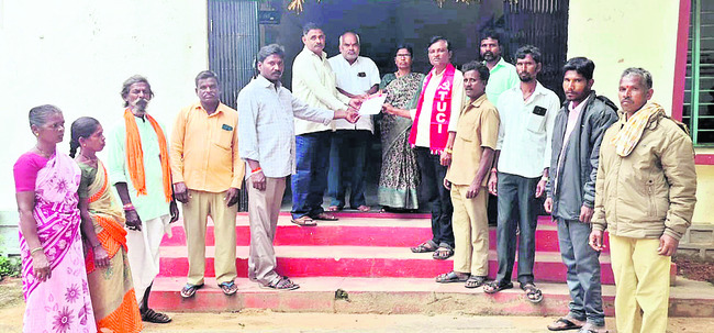 వేతన కష్టాలు1