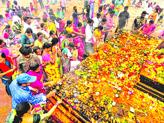 శైవక్షేత్రాల్లో కార్తిక కళ2