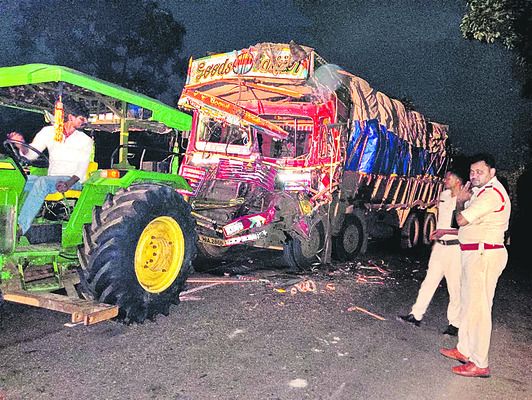 వేర్వేరు రోడ్డు ప్రమాదాల్లో ఏడుగురికి గాయాలు1