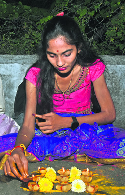 సందడిగా కార్తీక పౌర్ణమి వేడుకలు 8