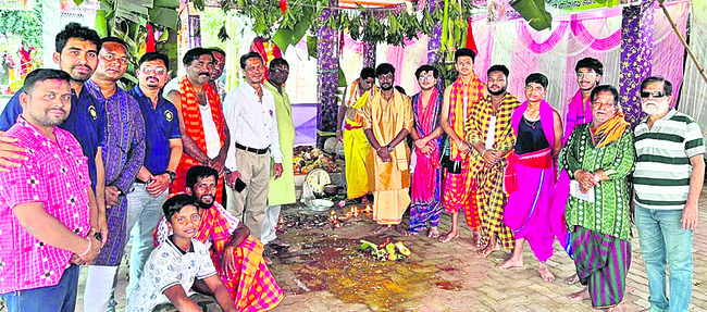 ఘనంగా బొయితొ బొంధొనొ పూజలు9