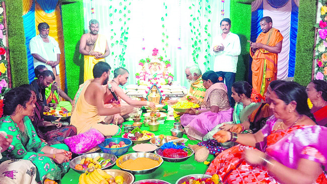 రేషన్‌ బియ్యం పట్టివేత 1