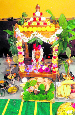 దివ్య శోభితం 3