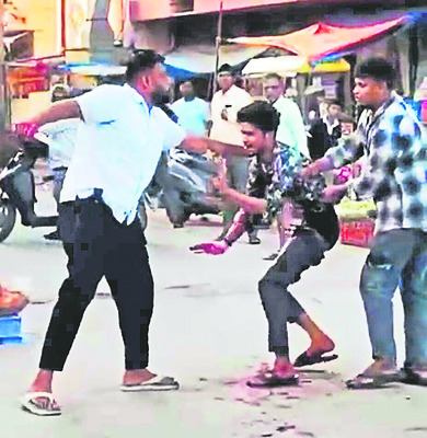 భారీగా రేషన్‌ బియ్యం పట్టివేత 1