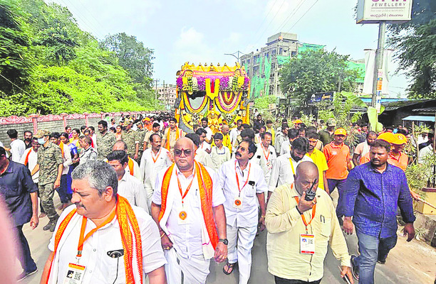 అన్నవరం.. భక్త జన సాగరం! 2