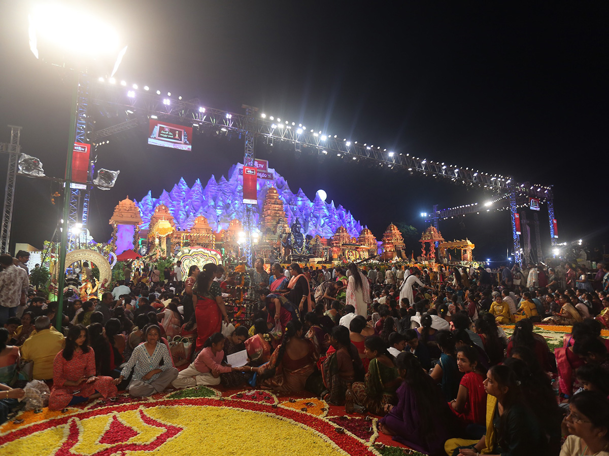 Koti Deepotsavam 2025 Hyderabad at NTR Stadium Photos15
