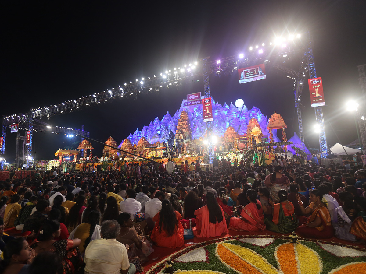 Koti Deepotsavam 2025 Hyderabad at NTR Stadium Photos19