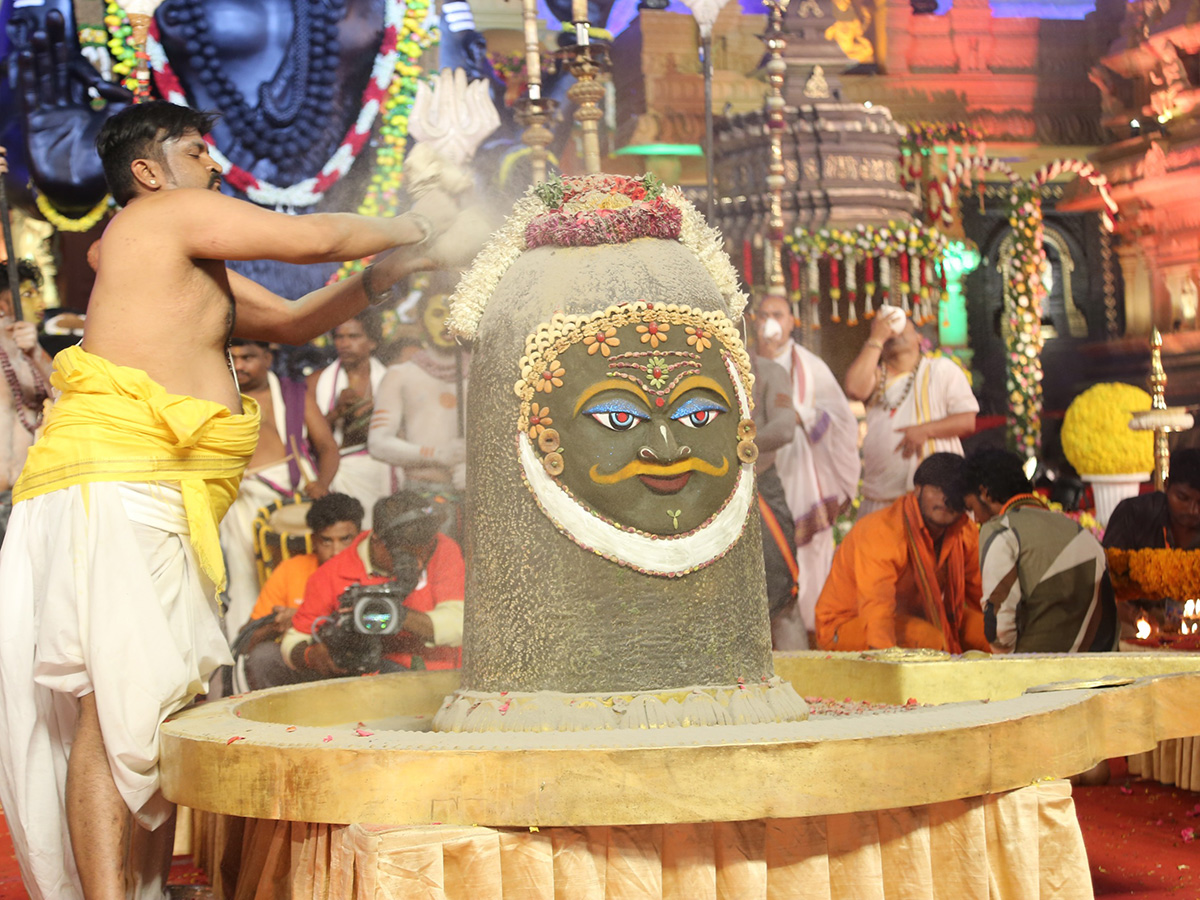 Koti Deepotsavam 2025 Hyderabad at NTR Stadium Photos7