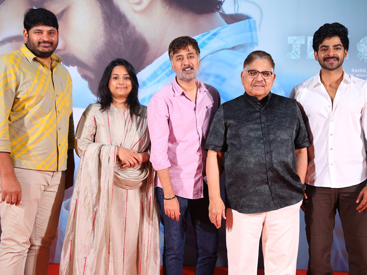 Rashmika The Girlfriend Movie Pre Release Press Meet Photos5