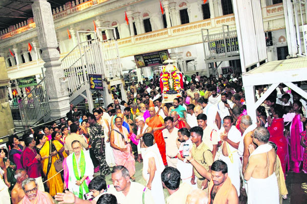 కార్తీక దీపోత్సవం.. మురిసిన భక్తజనం4