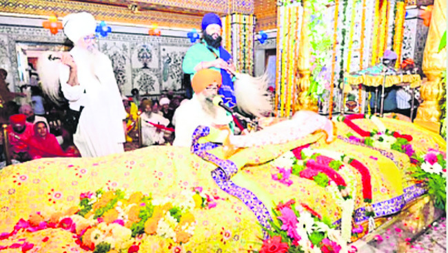 వేడుకగా గురునానక్‌ జయంతి2