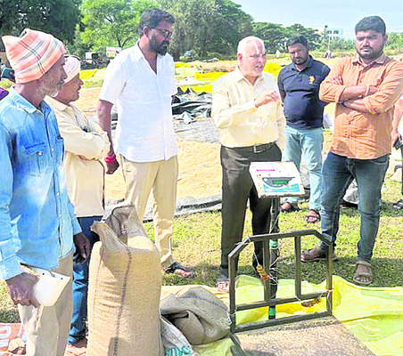 పారిశుధ్య పనులు   మెరుగ్గా చేయాలి
2