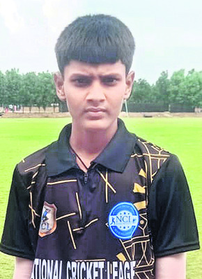 నేషనల్‌ క్రికెట్‌ లీగ్‌కు పాలమూరు క్రీడాకారులు 
2