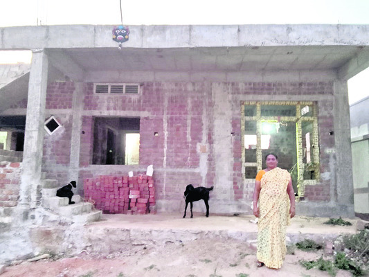 పేదోడి ఇంటికి ని‘బంధనాలు’1