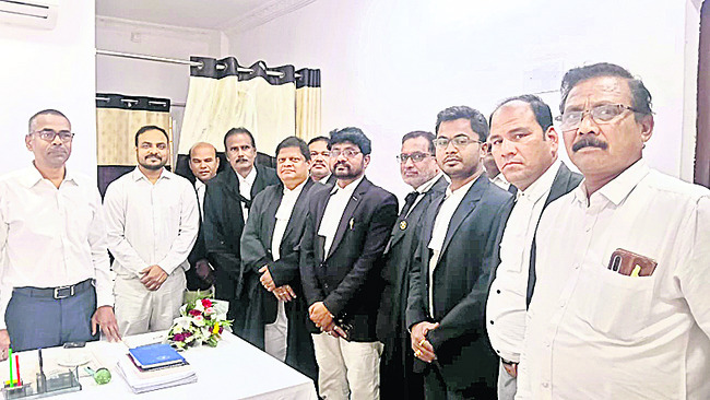 చికిత్స పొందుతూ  విద్యార్థిని మృతి 1