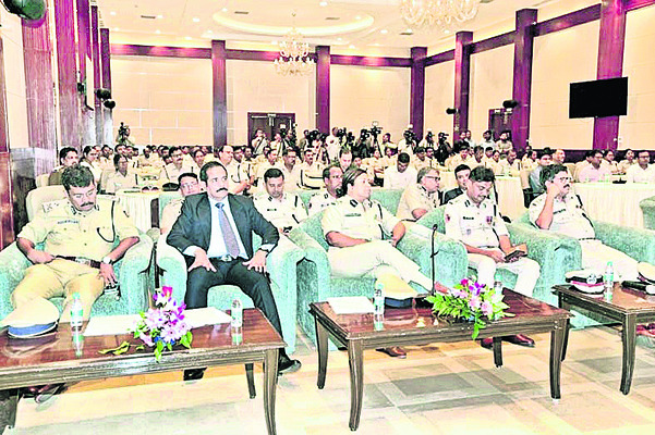 రైల్వే, తీర ప్రాంత భద్రత లక్ష్యం: డీజీపీ 1