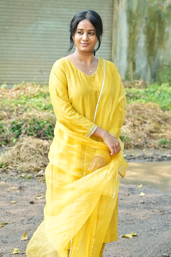 Actress Brigida Saga Stunning Looks Beauty Photos2