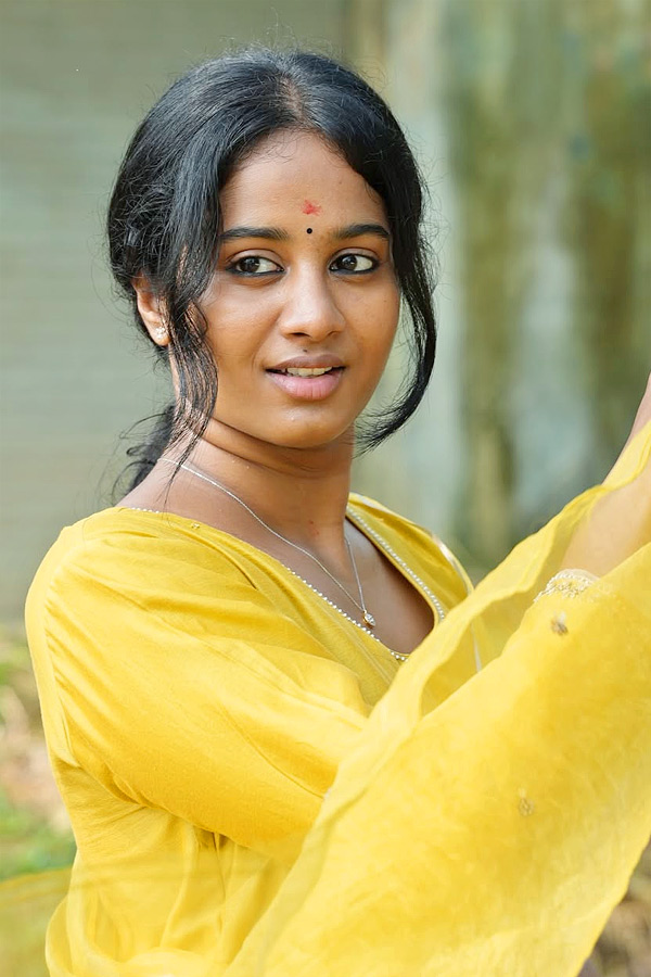 Actress Brigida Saga Stunning Looks Beauty Photos8