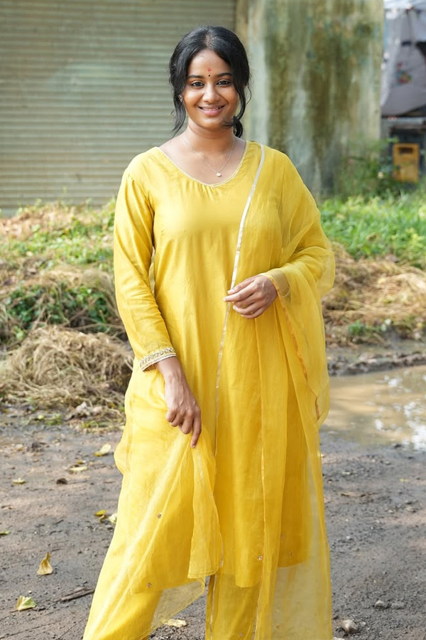 Actress Brigida Saga Stunning Looks Beauty Photos9