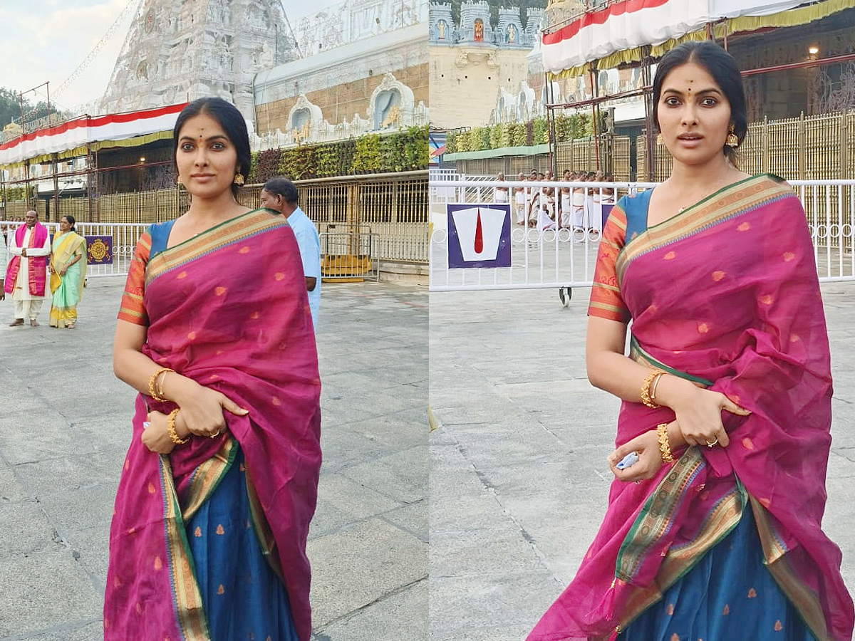 Actress Divi Vadthya Visits Tirumala Temple Photos1