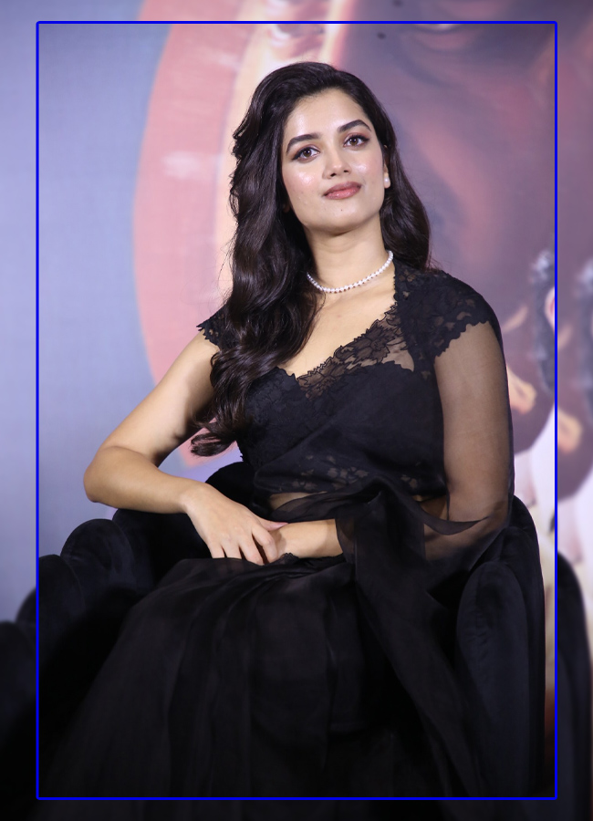 Bhagyasree Borse in a saree, all eyes on her photos2