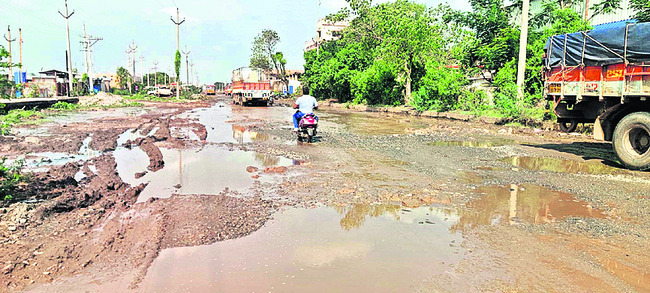 సా..గుతున్న రహదారి విస్తరణ2