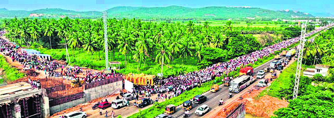 సత్యదేవా.. చూడవయ్యా.. 1