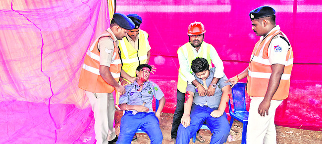 పట్టాలు తప్పిన యశ్వంత్‌పూర్‌5