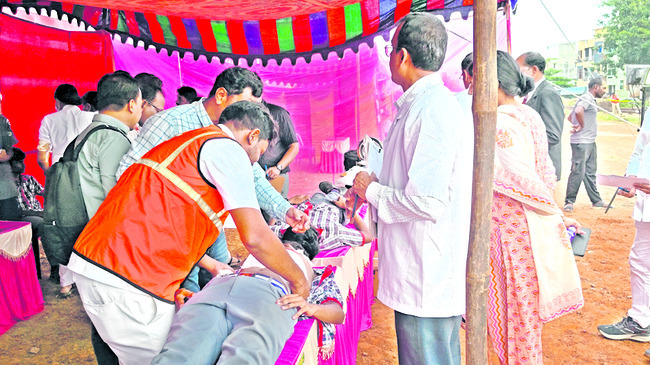 పట్టాలు తప్పిన యశ్వంత్‌పూర్‌4