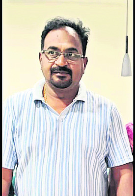 రోడ్డు దాటుతున్న మహిళను ఢీకొన్న బైక్‌1